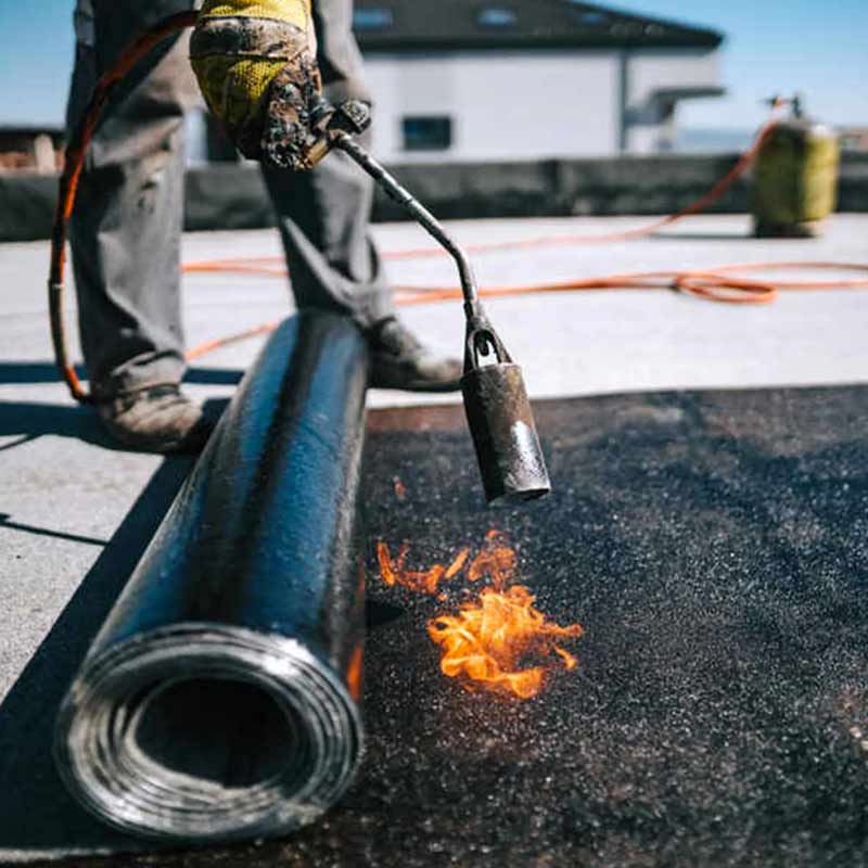 MAÎTRE COUVERTURE : Artisan charpentier couvreur zingueur peintre sur Paris et l’Île-de-France . Entreprise de couverture sur Paris et l’Île-de-France : Travaux de charpente, traitement des bois menuiserie, couverture, zinguerie, entretien toiture : nettoyage, démoussage et peinture hydrofuge toiture. Etanchéité toit plat terrasse et isolation toiture et combles. Nettoyage, démoussage, ravalement peinture façade, imperméabilisation façade. Intervention dans les meilleurs délais sur Paris (75) et en Île-de-France : L’Essonne (91), la Seine-et-Marne (77), les Yvelines (78), le Val-de-Marne (94) et les Hauts-de-Seine (92). Maître Couverture sur PARAY-VIEILLE-POSTE (91). Par téléphone ou en ligne, Mr David BARNABEAU est à votre écoute pour tous vos projets de toiture et de façade.