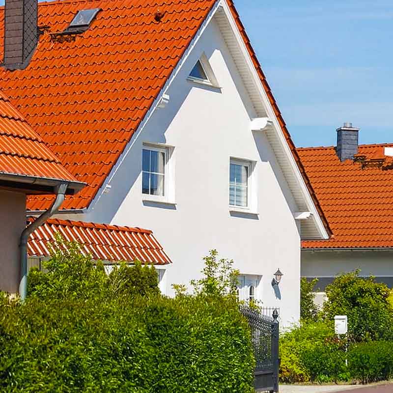 MAÎTRE COUVERTURE : Artisan charpentier couvreur zingueur peintre sur Paris et l’Île-de-France . Entreprise de couverture sur Paris et l’Île-de-France : Travaux de charpente, traitement des bois menuiserie, couverture, zinguerie, entretien toiture : nettoyage, démoussage et peinture hydrofuge toiture. Etanchéité toit plat terrasse et isolation toiture et combles. Nettoyage, démoussage, ravalement peinture façade, imperméabilisation façade. Intervention dans les meilleurs délais sur Paris (75) et en Île-de-France : L’Essonne (91), la Seine-et-Marne (77), les Yvelines (78), le Val-de-Marne (94) et les Hauts-de-Seine (92). Maître Couverture sur PARAY-VIEILLE-POSTE (91). Par téléphone ou en ligne, Mr David BARNABEAU est à votre écoute pour tous vos projets de toiture et de façade.