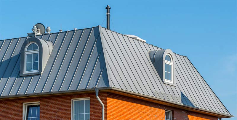 Travaux de couverture et zinguerie - MAÎTRE COUVERTURE : artisan couvreur zingueur sur Paris (75) et l’Île-de-France. : Travaux de couverture et faîtage en neuf et en rénovation. Dépannage urgent de fuite sur toits parisiens ! Pose et rénovation de toiture en zinc et des différents éléments de zinguerie. Intervention dans les meilleurs délais sur Paris (75) et en Île-de-France : L’Essonne (91), la Seine-et-Marne (77), les Yvelines (78), le Val-de-Marne (94) et les Hauts-de-Seine (92). Maître Couverture sur PARAY-VIEILLE-POSTE (91). Par téléphone ou en ligne, Mr David BARNABEAU est à votre écoute pour tous vos projets de couverture, zinguerie et faîtage en neuf et en rénovation.