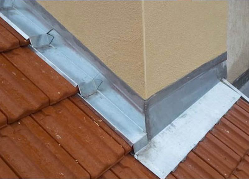 Travaux de couverture et zinguerie - MAÎTRE COUVERTURE : artisan couvreur zingueur sur Paris (75) et l’Île-de-France. : Travaux de couverture et faîtage en neuf et en rénovation. Dépannage urgent de fuite sur toits parisiens ! Pose et rénovation de toiture en zinc et des différents éléments de zinguerie. Intervention dans les meilleurs délais sur Paris (75) et en Île-de-France : L’Essonne (91), la Seine-et-Marne (77), les Yvelines (78), le Val-de-Marne (94) et les Hauts-de-Seine (92). Maître Couverture sur PARAY-VIEILLE-POSTE (91). Par téléphone ou en ligne, Mr David BARNABEAU est à votre écoute pour tous vos projets de couverture, zinguerie et faîtage en neuf et en rénovation.